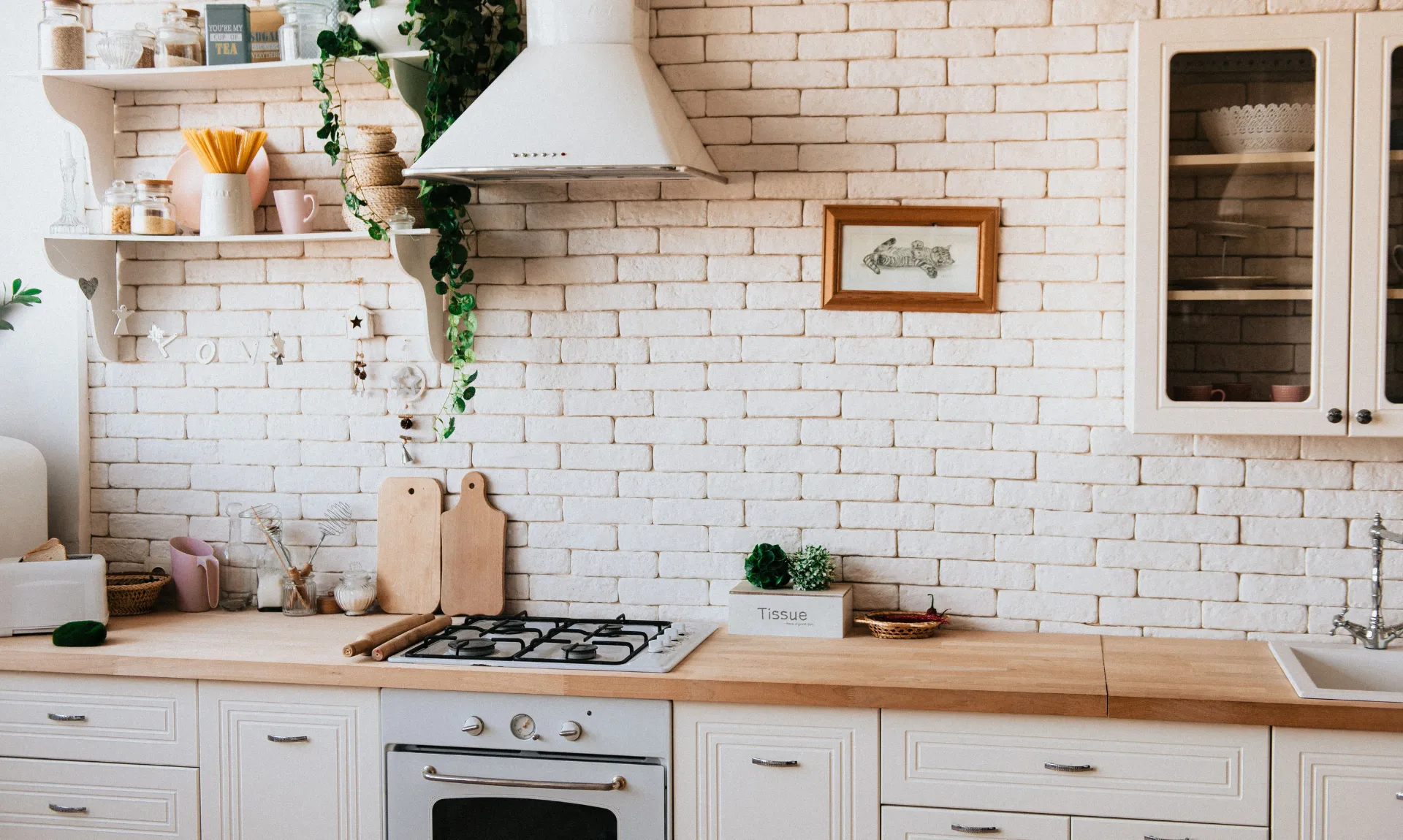 A warm and cozy kitchen with balanced approach for decor and functionality